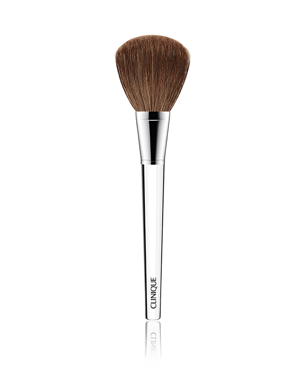 Powder Brush, Large, plush, allover face brush dusts on loose or pressed powder for smooth, even application. Antibakteriell teknologi.